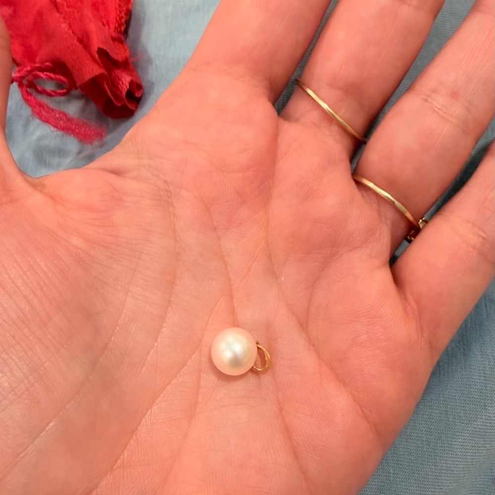 14K Solid Gold Pearl Pendant | Round Pearl Charm | Minimalist Jewelry - Picture 2 of 3